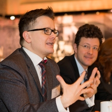 Dan Simon, co-chair of the Advisory Panel, speaks at the roundtable breakfast in February 2015.