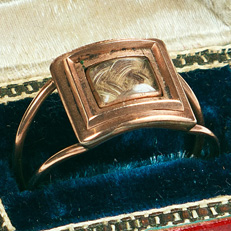 Mourning Ring containing a lock of Hamilton's hair. Courtesy N-YHS.