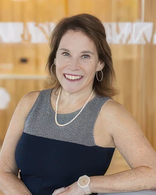 Photo of Erin Robinson-Lis